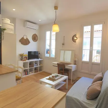 Charme Centre Apartman *